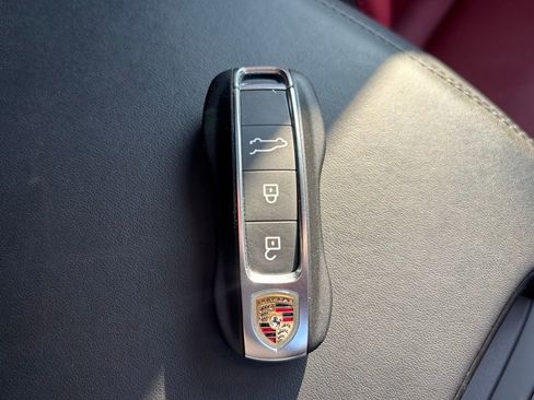 Certified 2024 Porsche Cayenne AWD/4WD image 41