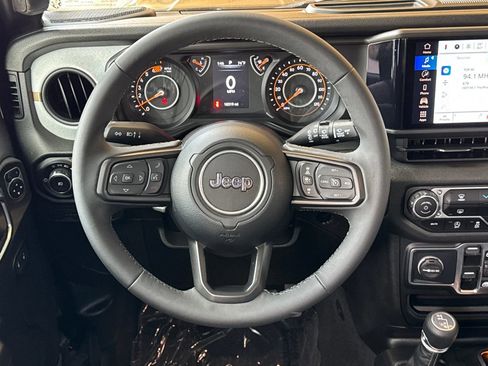 Used 2025 Jeep Wrangler Unlimited Sport AWD/4WD image 15