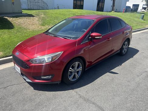Used 2017 Ford Focus SE FWD image 11