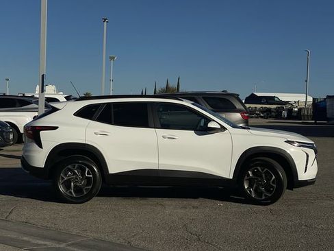 New 2026 Chevrolet Trax LT FWD image 12