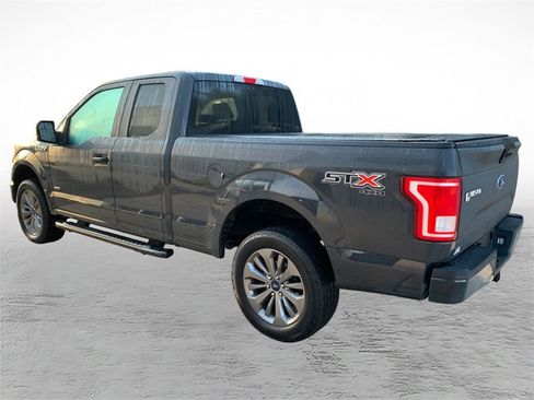 Used 2017 Ford F150 XL w/ Equipment Group 101A Mid AWD/4WD image 4