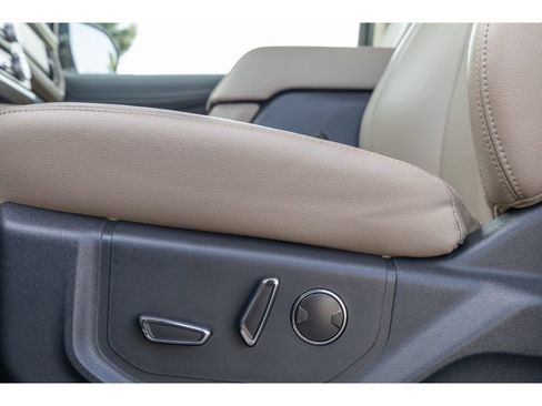 Used 2024 Ford Expedition Limited image 18