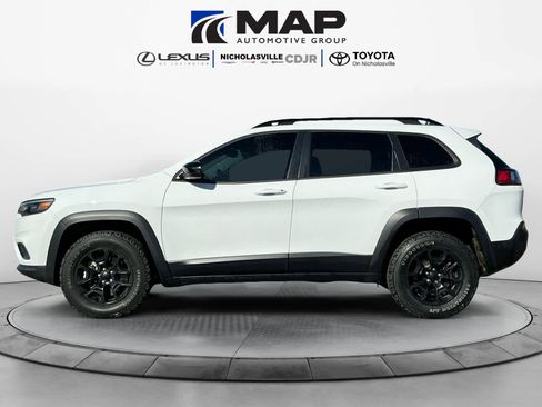 Used 2022 Jeep Cherokee Latitude image 2