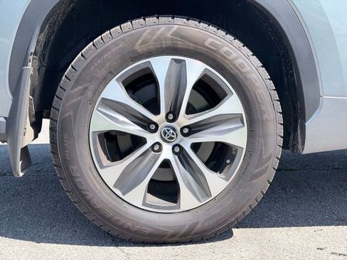 Used 2022 Toyota Highlander XLE image 40