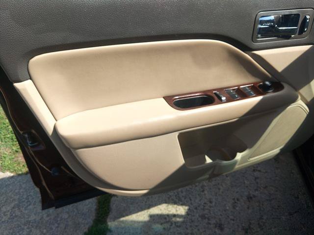 Used 2012 Ford Fusion SEL FWD image 10
