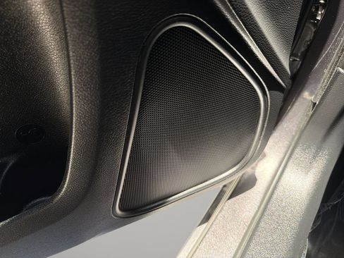 Used 2020 Dodge Charger SXT RWD image 18