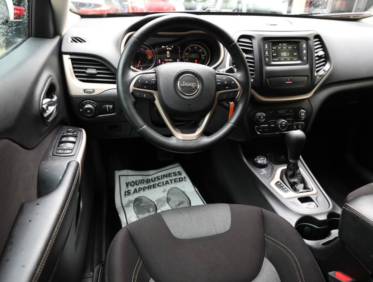 Used 2018 Jeep Cherokee Latitude w/ Altitude Package AWD/4WD image 15