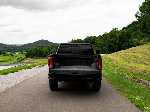 Used 2021 GMC Sierra 2500 Denali w/ Denali Black Diamond Edition AWD/4WD image 11