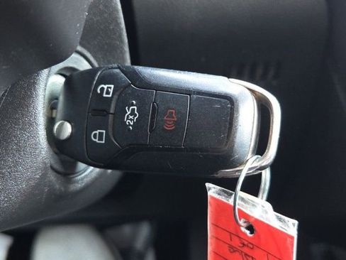 Used 2016 Ford Fusion SE image 26