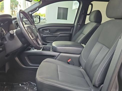 Used 2018 Nissan Titan SV w/ SV Convenience Package RWD image 22