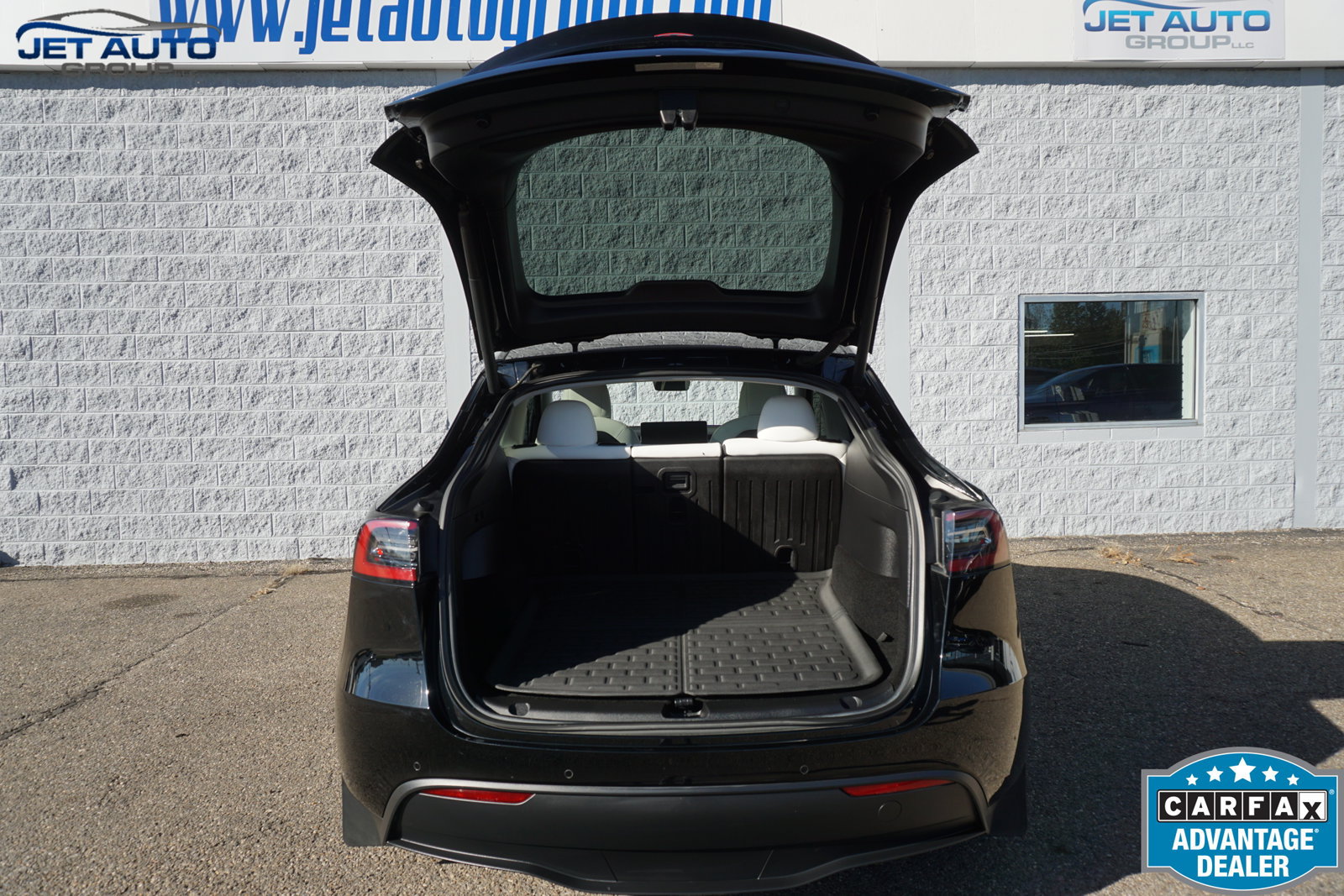 Used 2021 Tesla Model Y Long Range AWD/4WD image 16