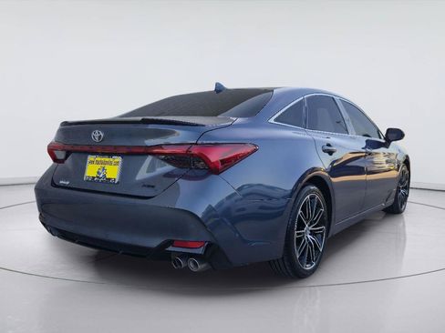 Used 2019 Toyota Avalon XSE FWD image 5