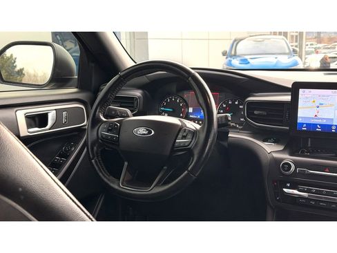 Used 2020 Ford Explorer XLT w/ Equipment Group 202A image 15
