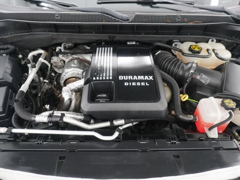 Used 2021 Chevrolet Suburban Premier AWD/4WD image 34