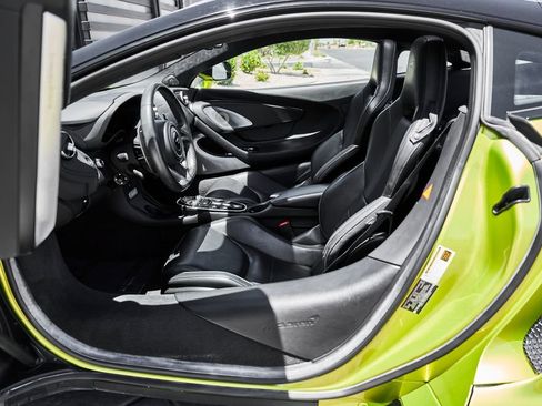 Used 2023 McLaren GT RWD image 33