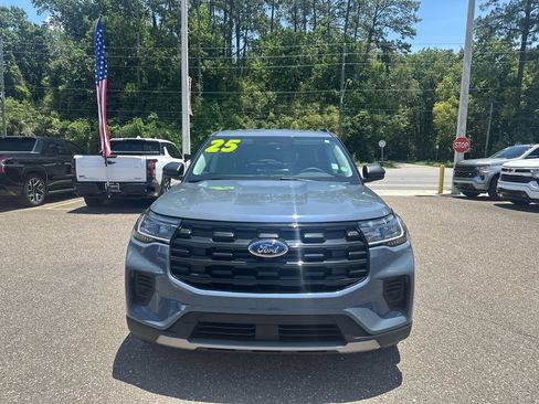 Used 2025 Ford Explorer Active RWD image 11