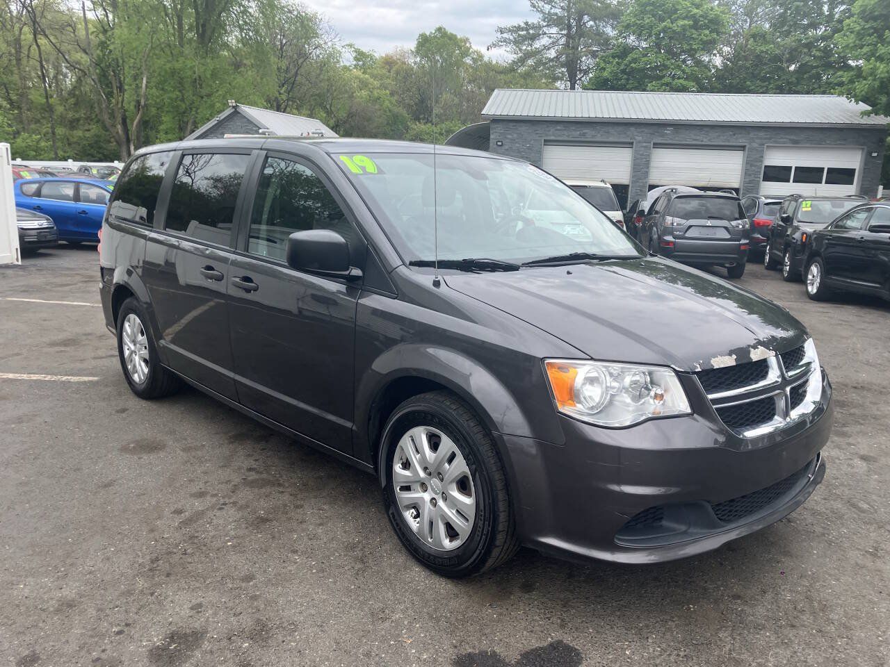 Used 2019 Dodge Grand Caravan SE w/ UConnect Hands-Free Group FWD image 5