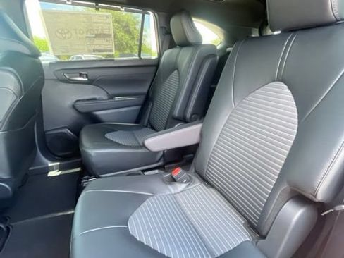 New 2026 Toyota Highlander XSE AWD/4WD image 18