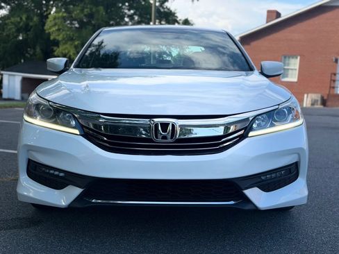 Used 2017 Honda Accord Sport Special Edition image 9