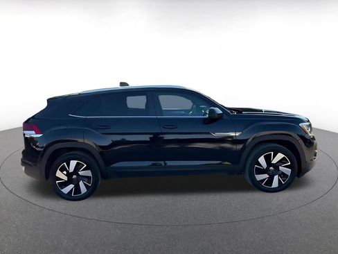 Used 2025 Volkswagen Atlas Cross Sport SE AWD/4WD image 9