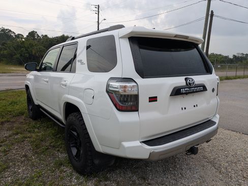 Used 2020 Toyota 4Runner TRD Off-Road AWD/4WD image 3