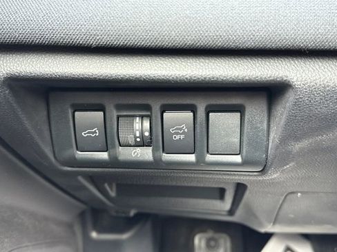 Used 2020 Subaru Outback Premium image 31