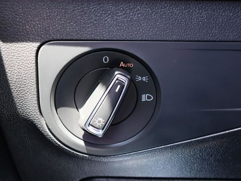 Used 2024 Volkswagen Tiguan SE FWD image 44