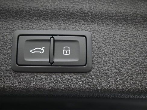 Used 2024 Audi Q3 2.0T Premium Plus image 25