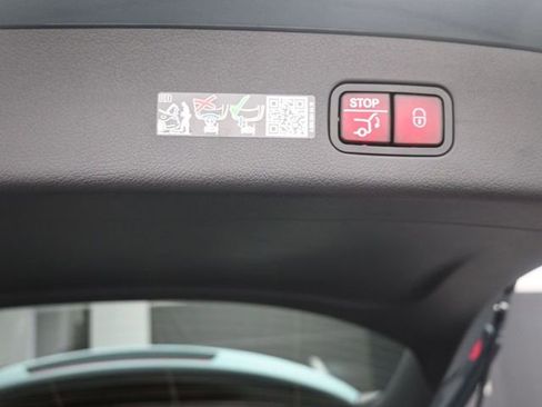 Used 2026 Mercedes-Benz GLC 300 image 26