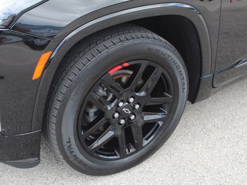 Used 2023 Chevrolet Traverse Premier w/ Redline Edition FWD image 6