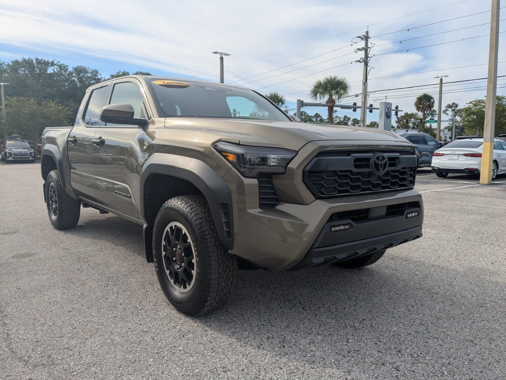 Used 2025 Toyota Tacoma TRD Off-Road AWD/4WD image 8