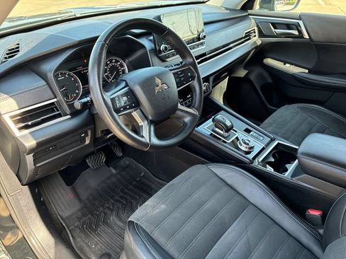 Used 2024 Mitsubishi Outlander SE AWD/4WD image 11