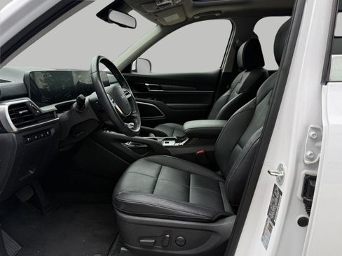 Used 2025 Kia Telluride EX w/ EX Captain's Chair Package AWD/4WD image 23