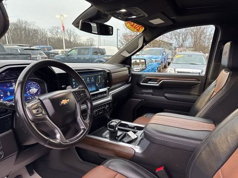 Used 2024 Chevrolet Silverado 1500 High Country AWD/4WD image 10