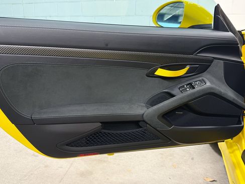 Certified 2025 Porsche 718 Cayman GT4 RS RWD image 19