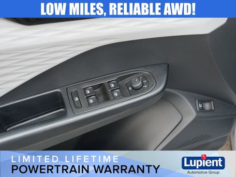 Used 2024 Volkswagen Taos S AWD/4WD image 14