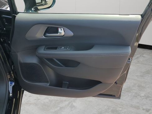 New 2026 Chrysler Voyager LX image 13