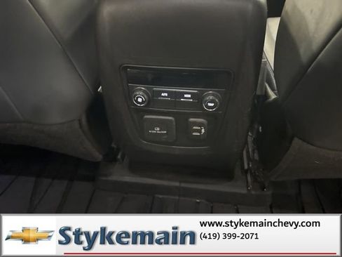 Used 2020 Buick Enclave Essence w/ Sound and Sites Package image 15