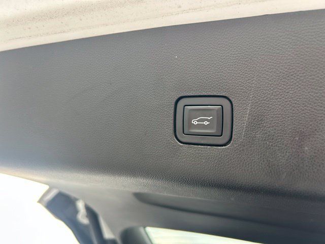 Used 2018 Chevrolet Traverse LT FWD image 20