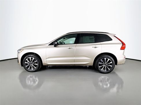 Used 2025 Volvo XC60 B5 Core w/ Protection Package Premier image 4
