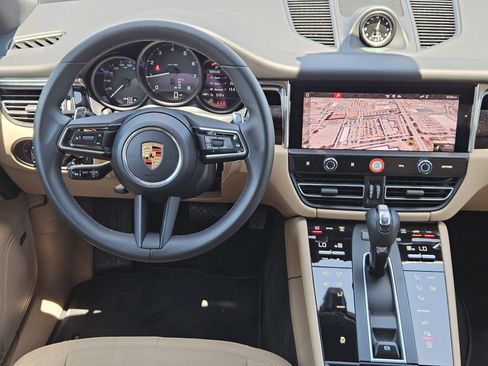 Certified 2026 Porsche Macan AWD/4WD image 26