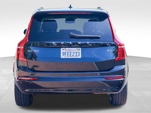 Used 2023 Volvo XC90 B6 Core w/ Climate Package image 7