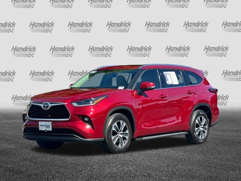 Used 2021 Toyota Highlander XLE FWD image 9