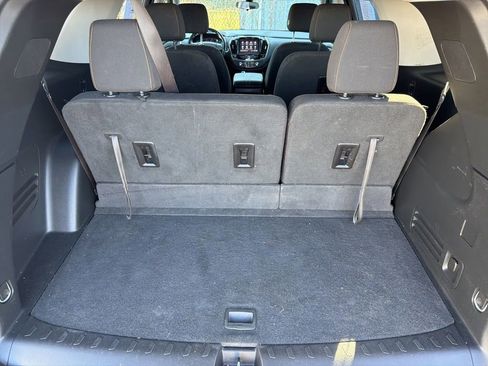 Used 2020 Chevrolet Traverse LT image 24