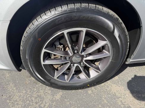 Used 2017 Dodge Grand Caravan SXT FWD image 8