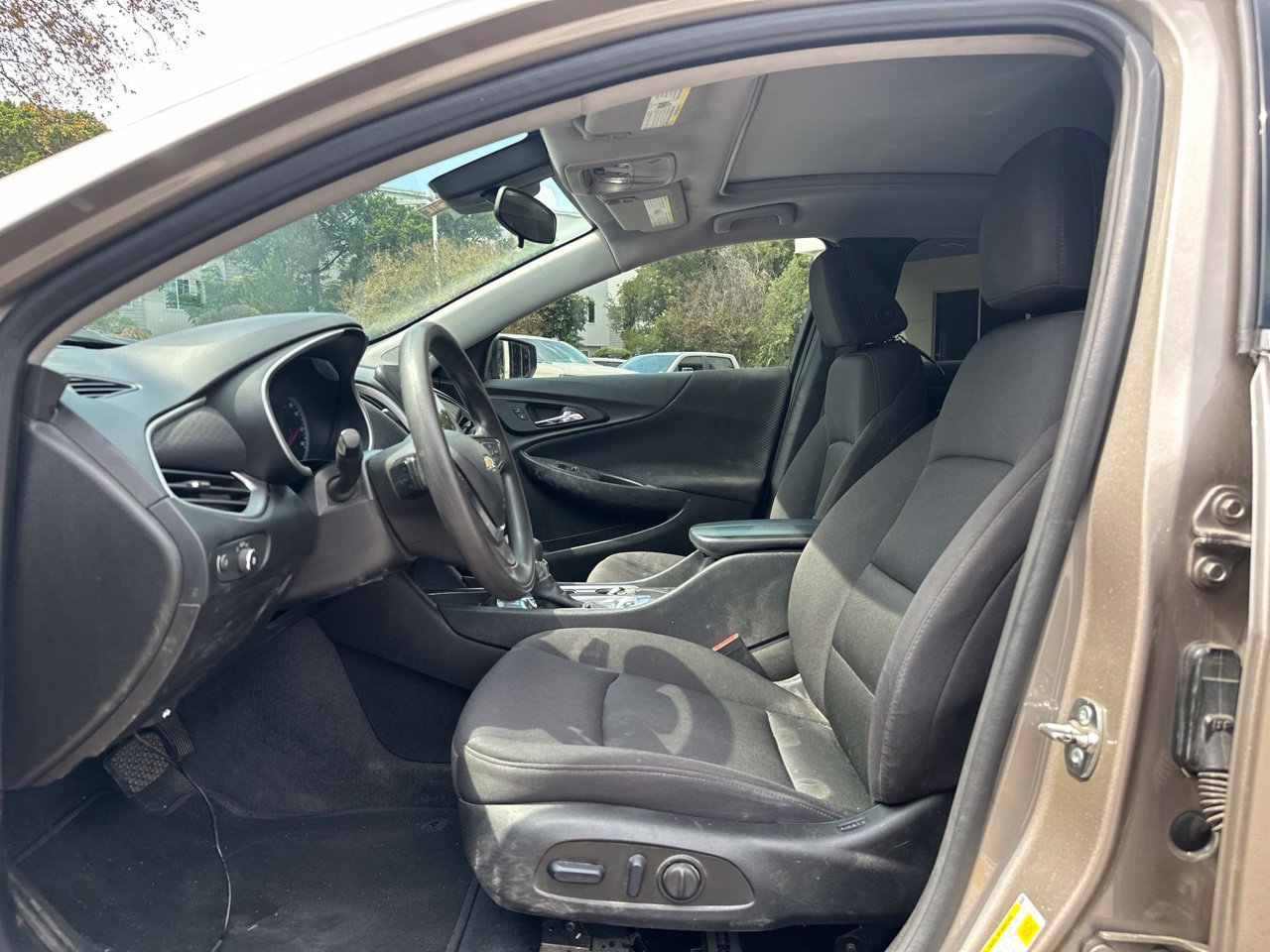 Used 2024 Chevrolet Malibu LT FWD image 11