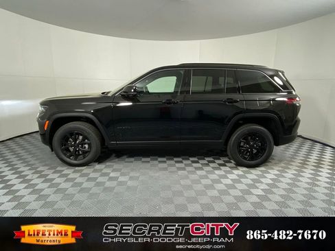 New 2026 Jeep Grand Cherokee Altitude image 4