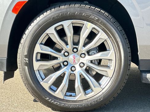 Used 2021 GMC Yukon XL Denali w/ LPO, Illumination Package image 35