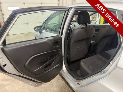 Used 2017 Ford Fiesta SE FWD image 27