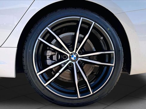 Used 2021 BMW 330i Sedan w/ M Sport Package RWD image 11